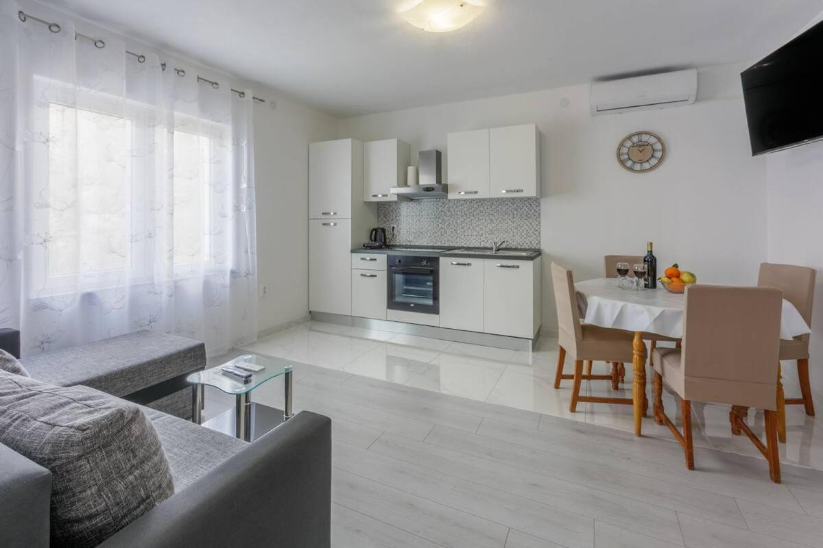 Apartments Roby 3M Sveti Juraj Eksteriør billede